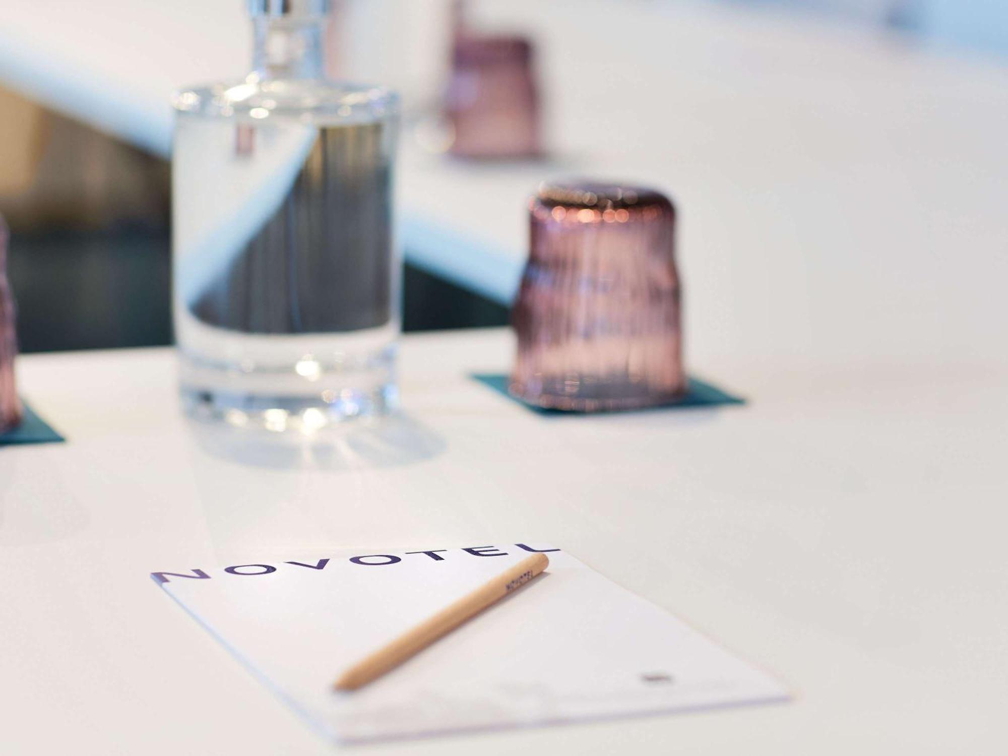 Novotel Hamburg Central Station Екстер'єр фото