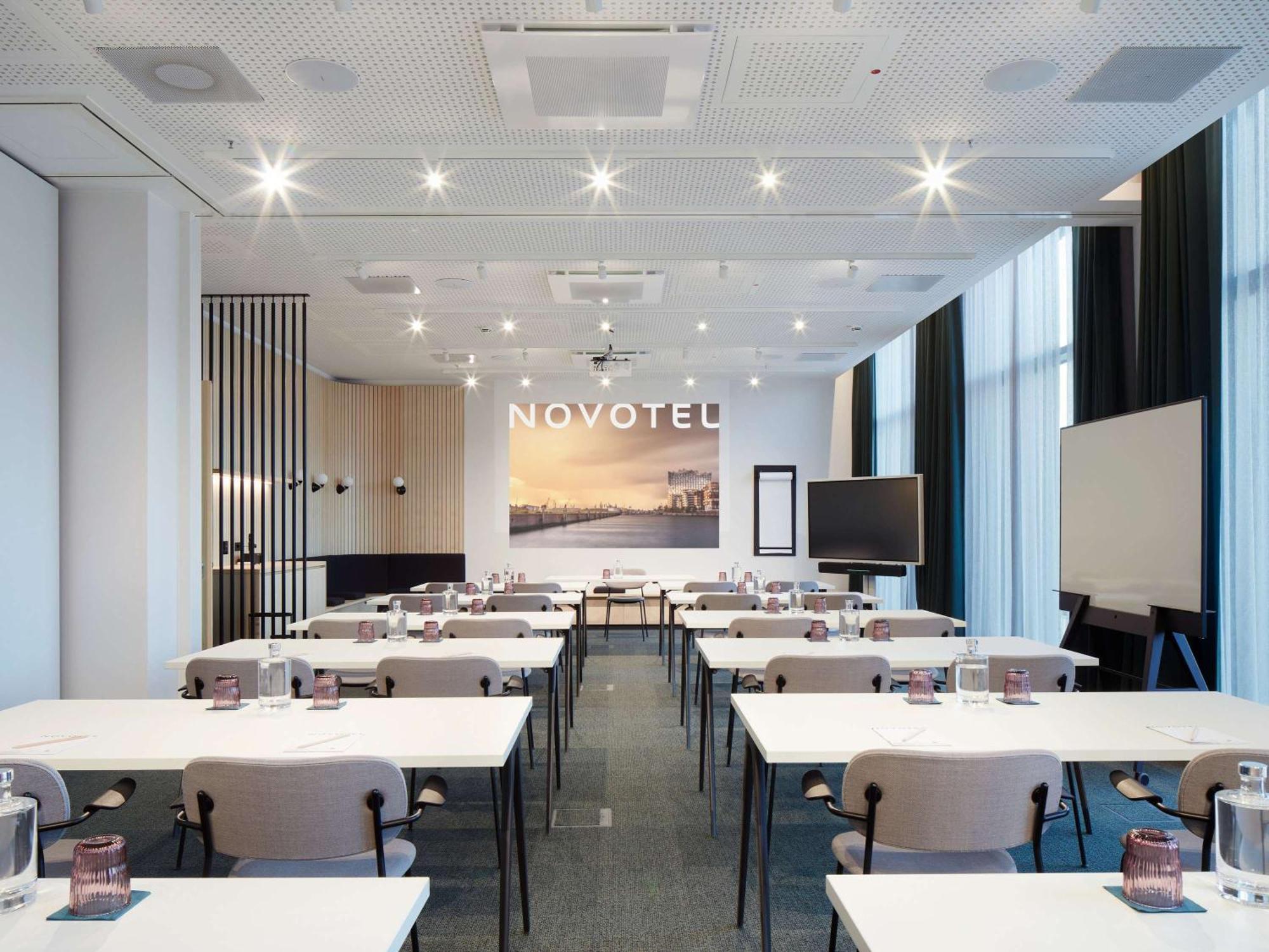 Novotel Hamburg Central Station Екстер'єр фото
