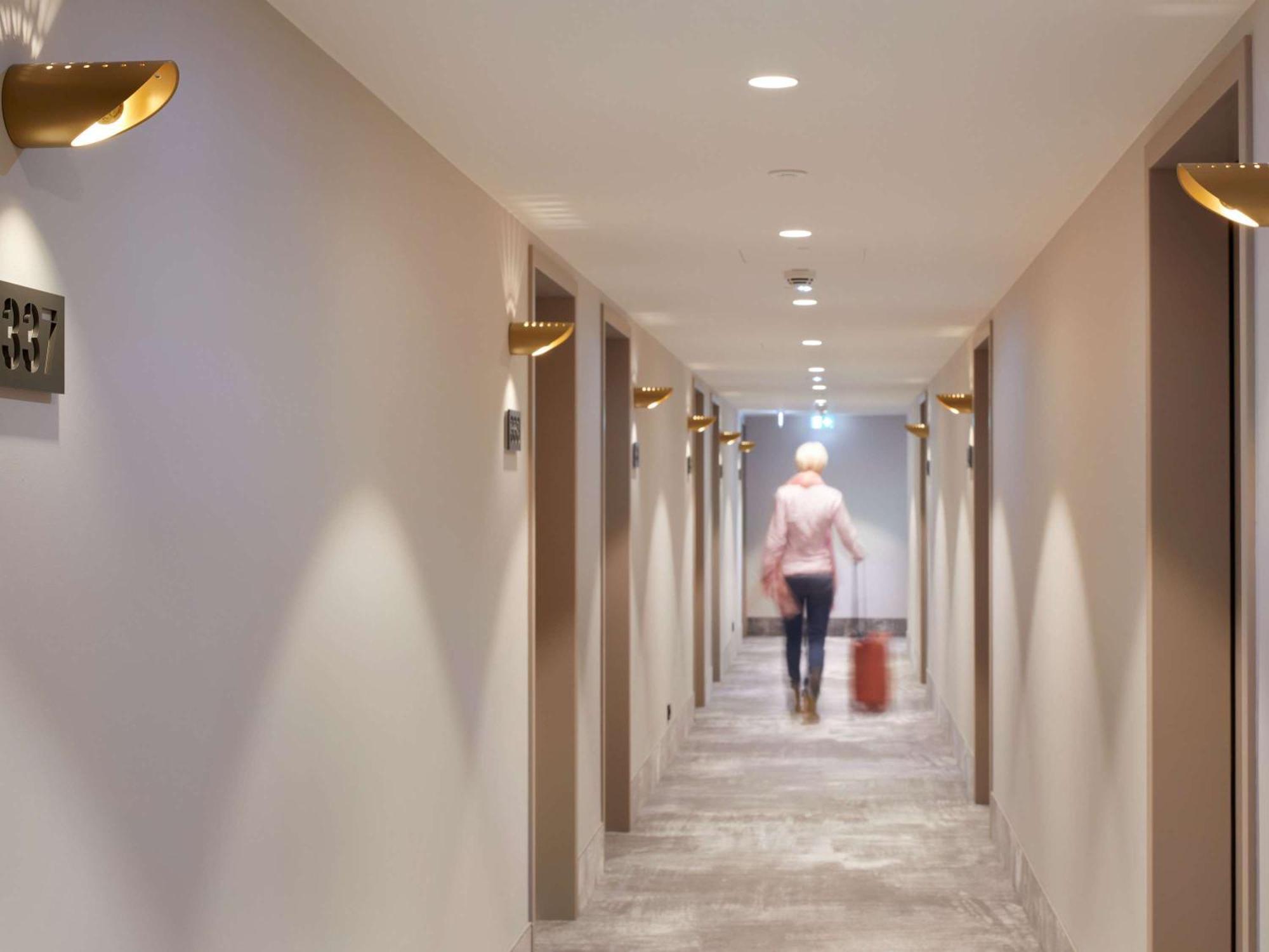 Novotel Hamburg Central Station Екстер'єр фото