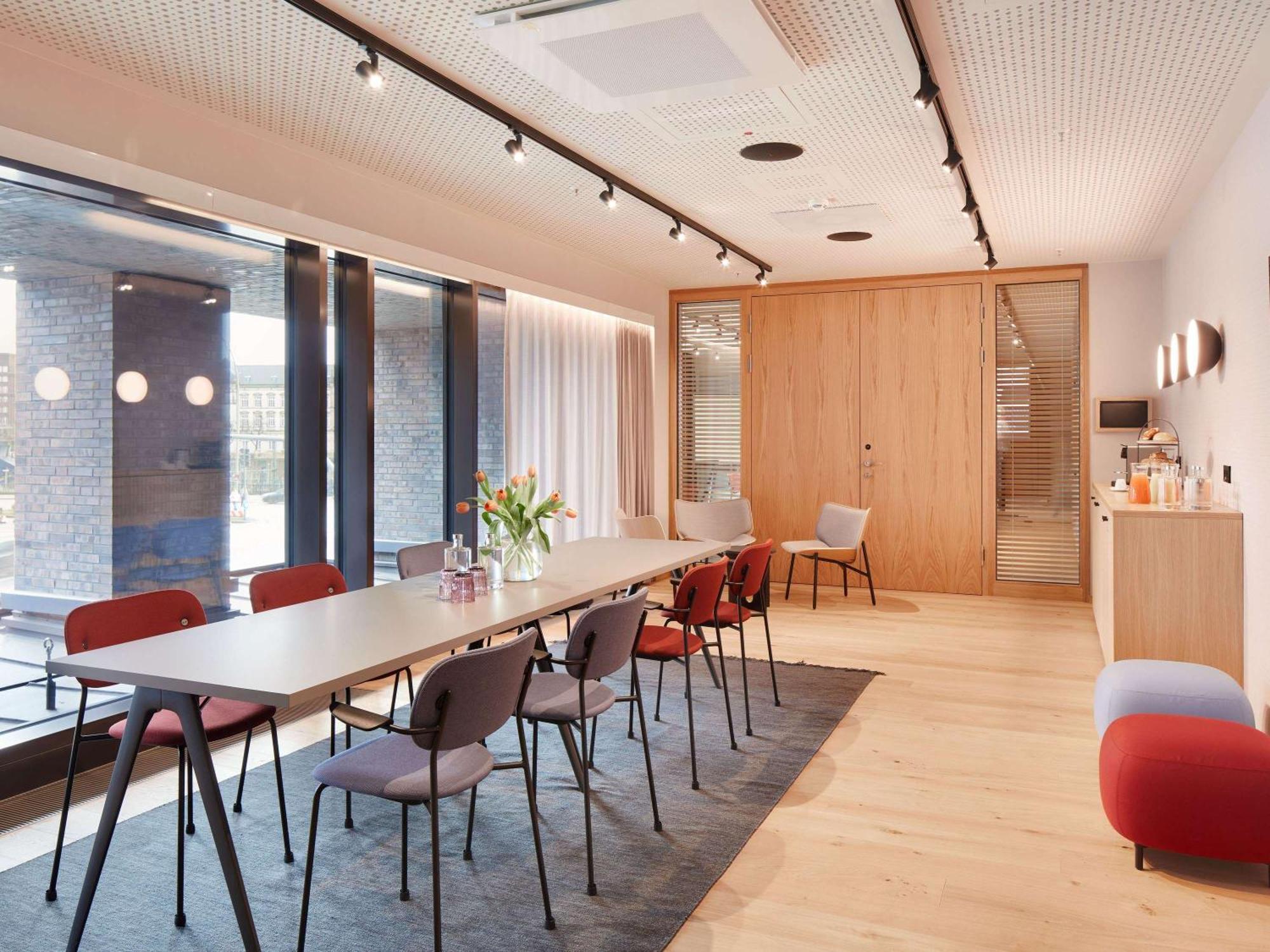 Novotel Hamburg Central Station Екстер'єр фото