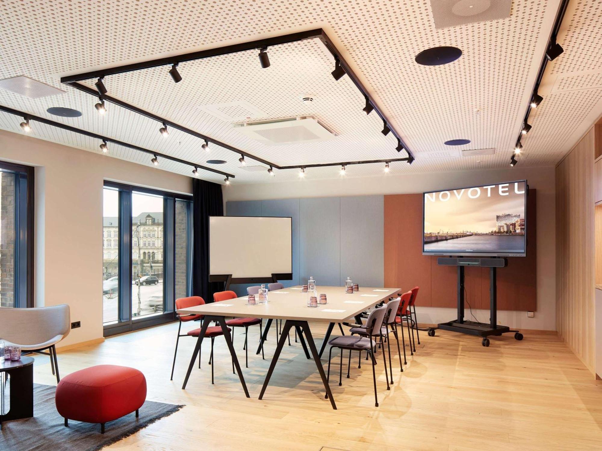Novotel Hamburg Central Station Екстер'єр фото