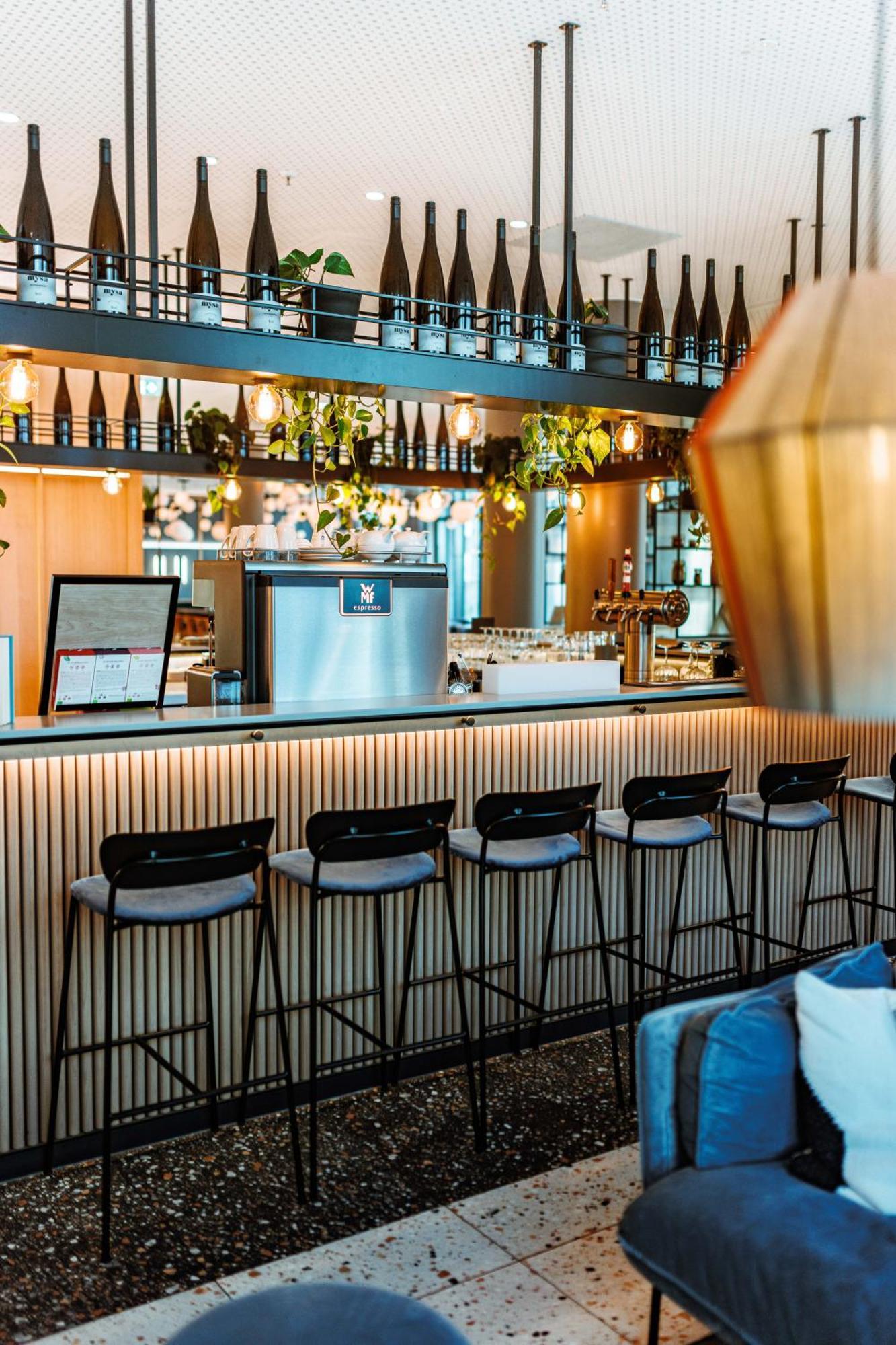 Novotel Hamburg Central Station Екстер'єр фото